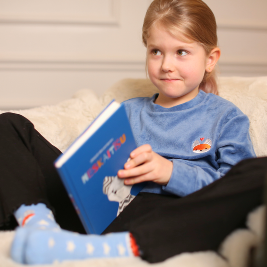 Zils samta džemperis ar Lapsas izšuvumu